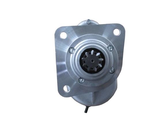 ROZRUSZNIK CASE Z PRZEKŁADNIĄ 12V 